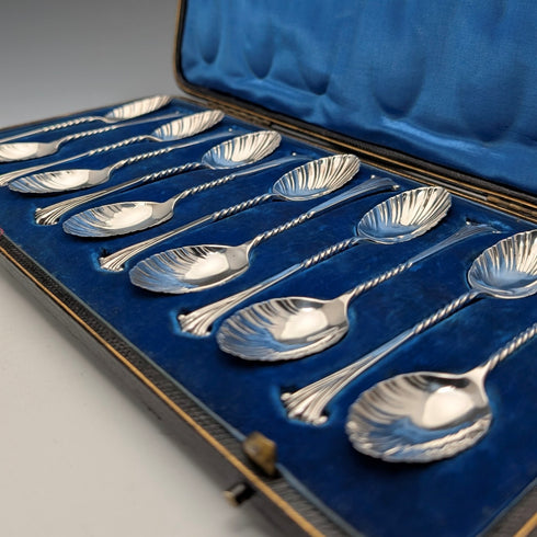 1894年 英国アンティーク 純銀製ティースプーン12本セット 計118g ケース入 Goldsmiths&Silversmiths